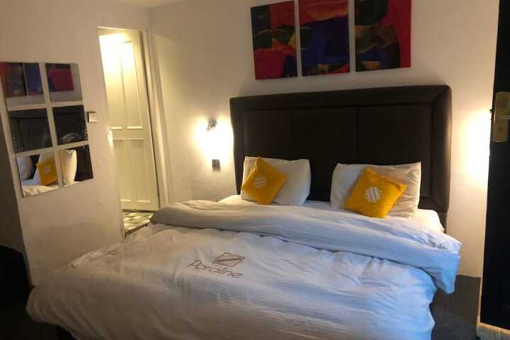Room 11 of 25