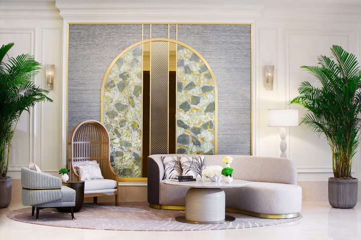 Lobby lounge