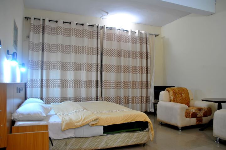 Room 17 of 25