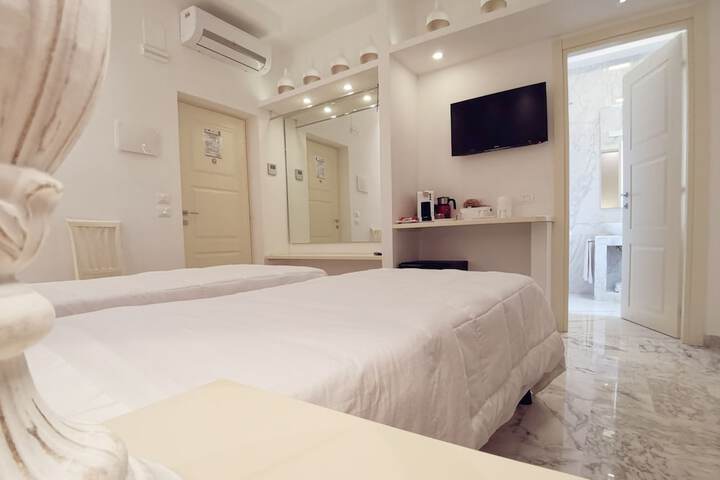 Room 10 of 52