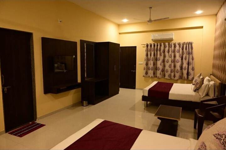 Room 14 of 77