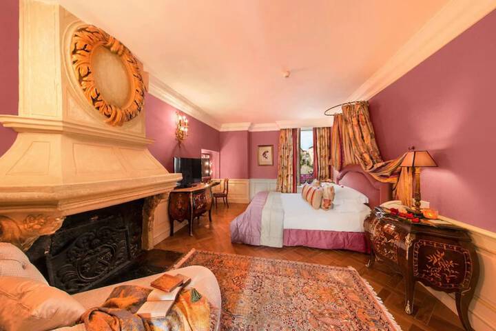 Room 40 of 73