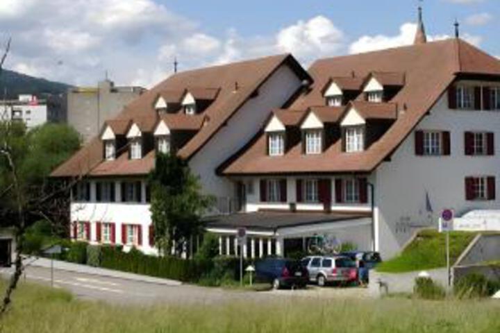 Exterior of Hotel Schlossli Garni - Free Parking