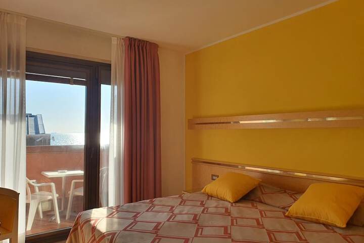Room 6 of 46