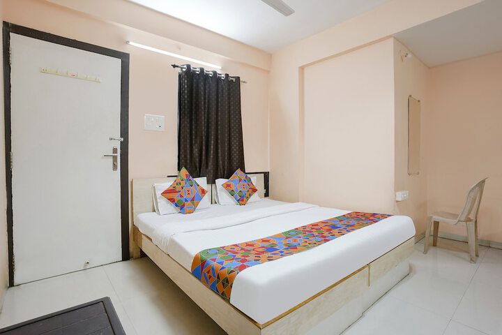 Room 14 of 33