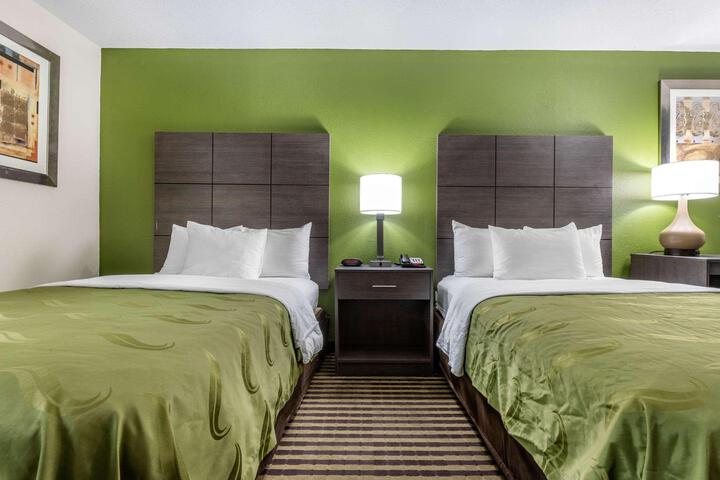 Standard Room, King or Two Doubles (5 of 5)