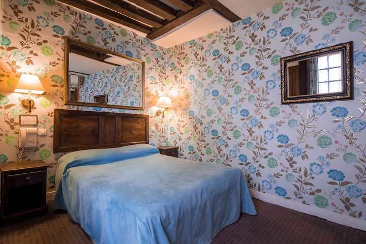 Room 6 of 45