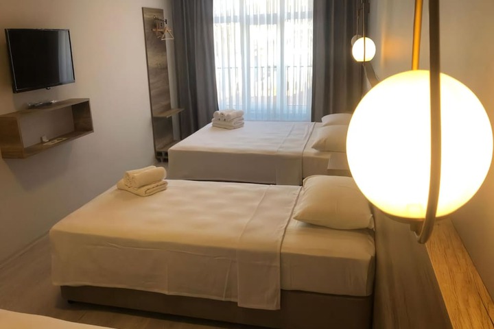 Room 16 of 42