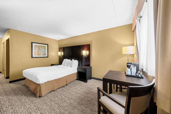 Room 13 of 26