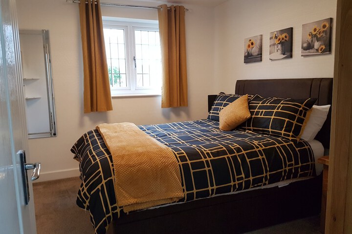 Room 6 of 18