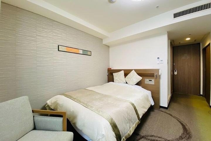 Room 13 of 52