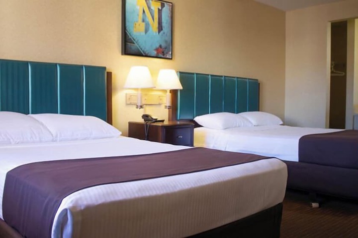 Standard Room, King or Two Doubles (7 of 8)