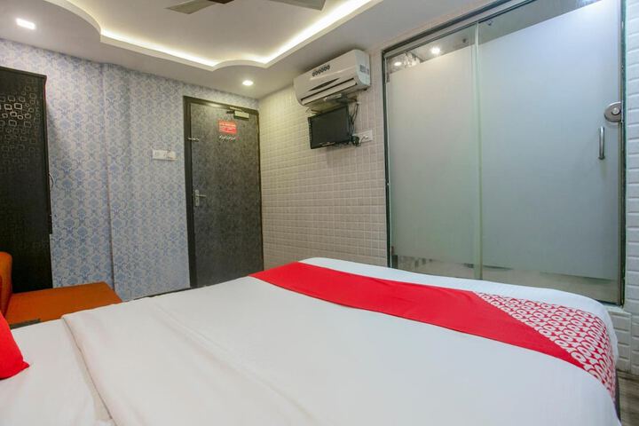 Room 28 of 49