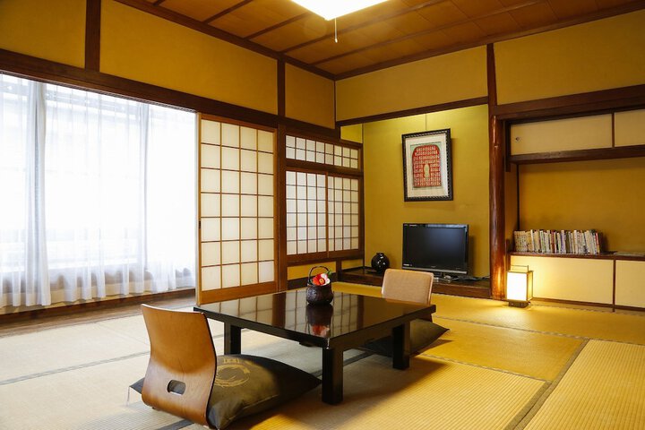 Room 3 of 46