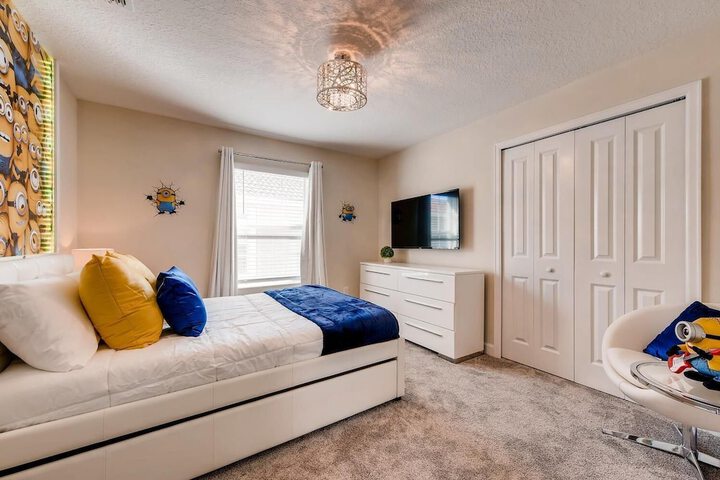 Room 8 of 48