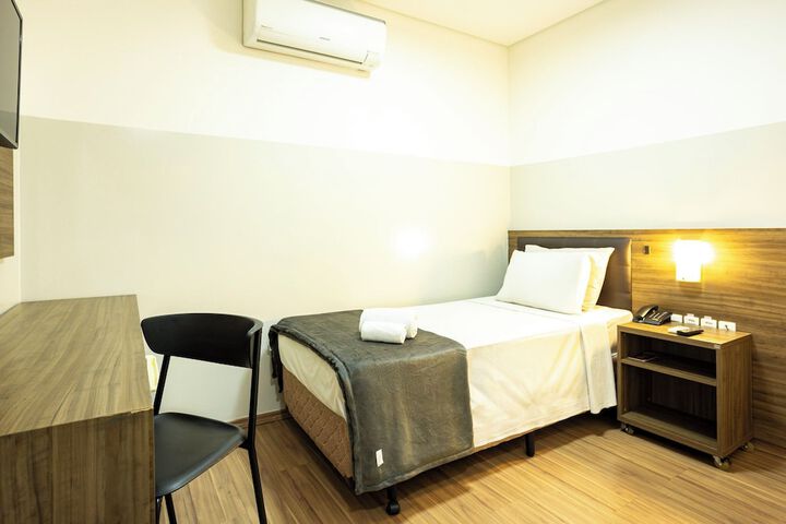 Room 20 of 38