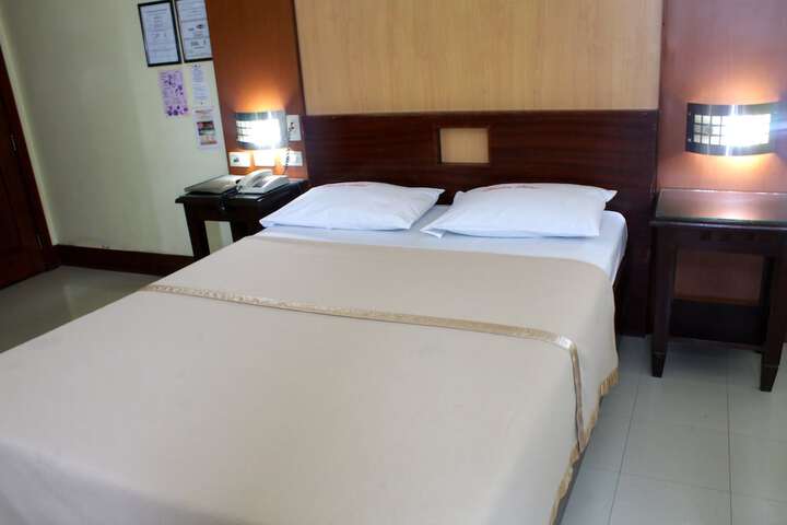 Room 4 of 26
