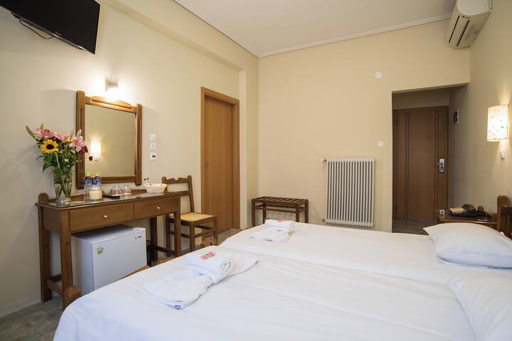 Room 10 of 29