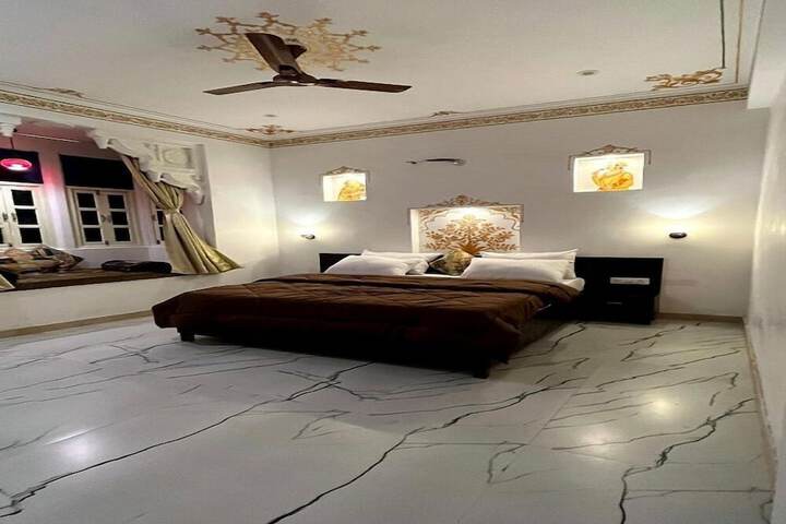 Room 3 of 31