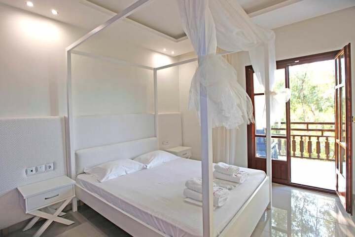 Room 9 of 52