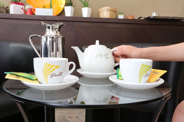Breakfast/Coffee Service 40 of 43