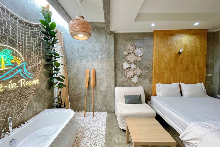 Room 21 of 38