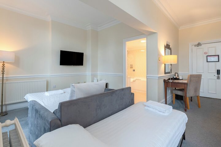 Room 34 of 99