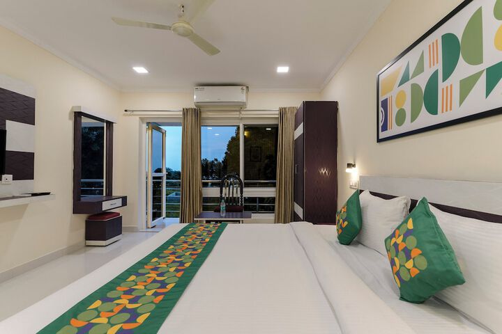 Room 9 of 48