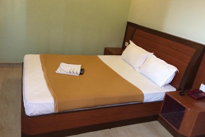 Room 2 of 6