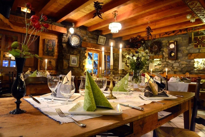 restaurant