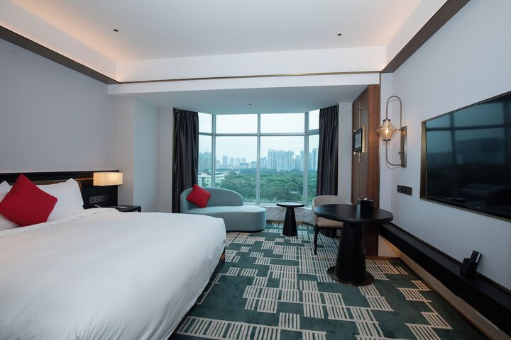 Room 28 of 81