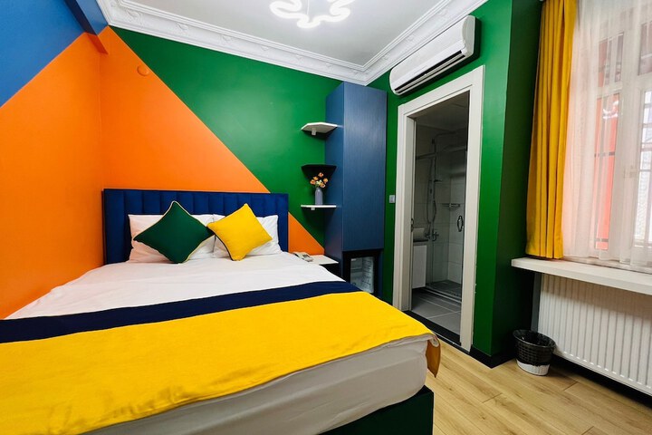 Room 37 of 65