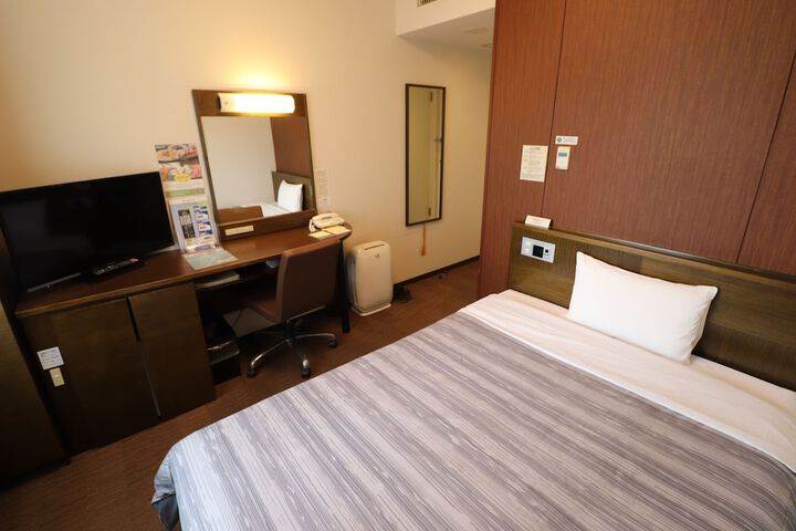 Room 12 of 36