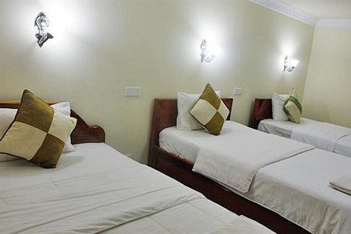 Room 13 of 23