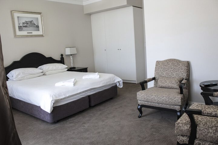 Room 9 of 35