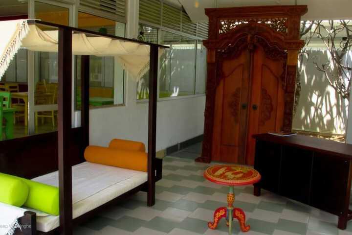 Room 11 of 31