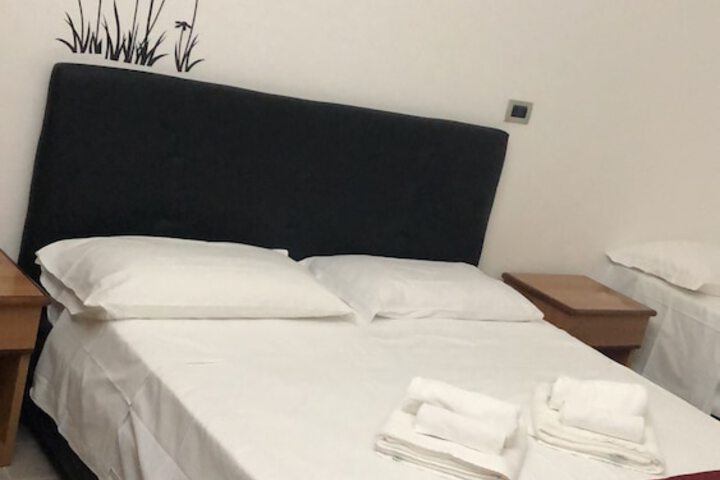 Room 17 of 46