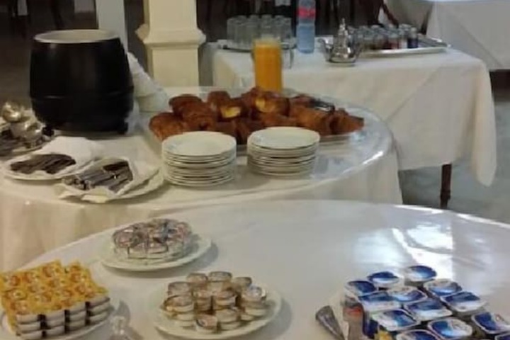 Breakfast/Coffee Service 14 of 26