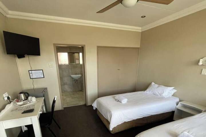 Room 12 of 24