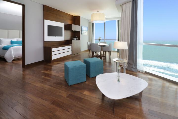 Room 4 of 95