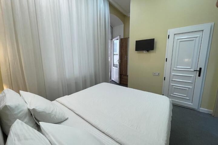 Room 5 of 35