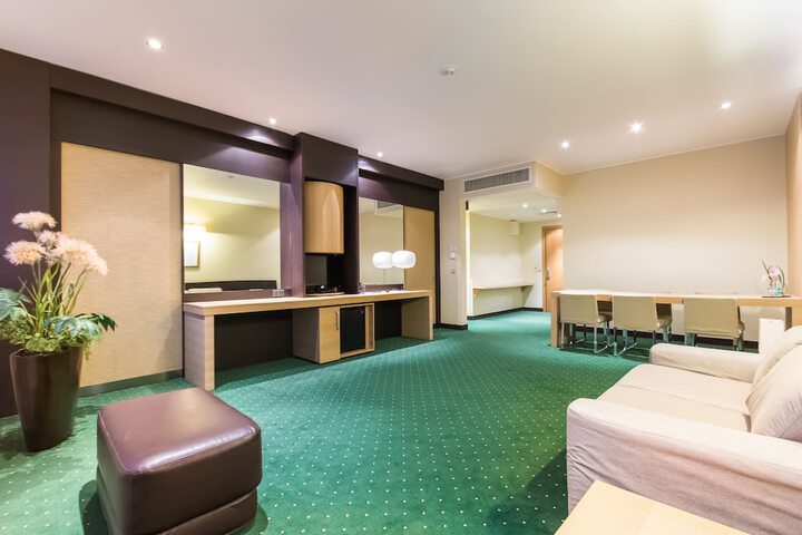 Room 7 of 35