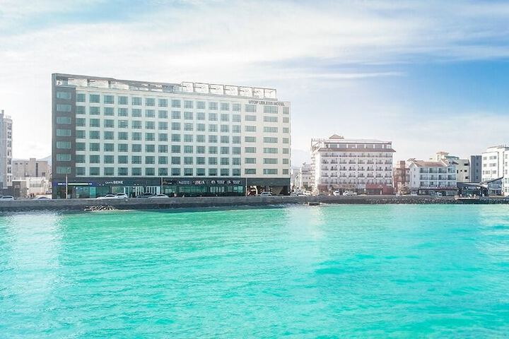 Exterior of Gloucester Hotel Hamdeok