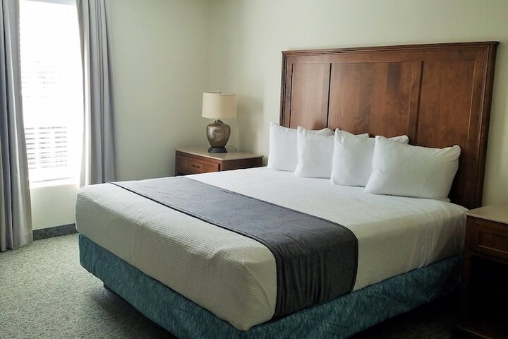 Room 8 of 87
