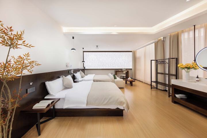 Room 12 of 61