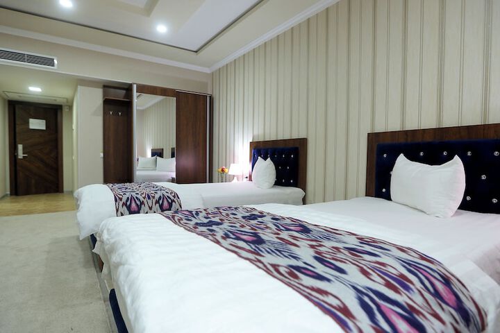 Room 6 of 62
