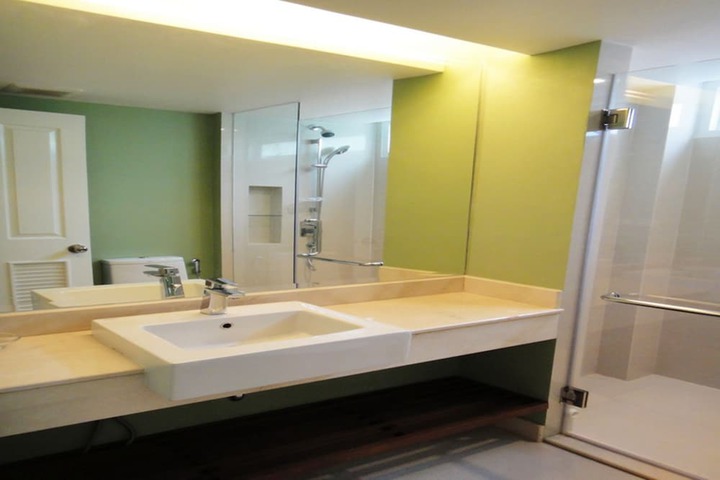 Room 12 of 15