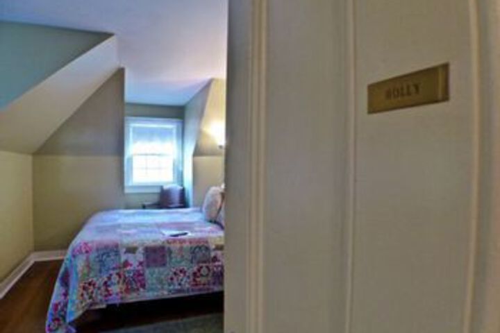 Room 43 of 96