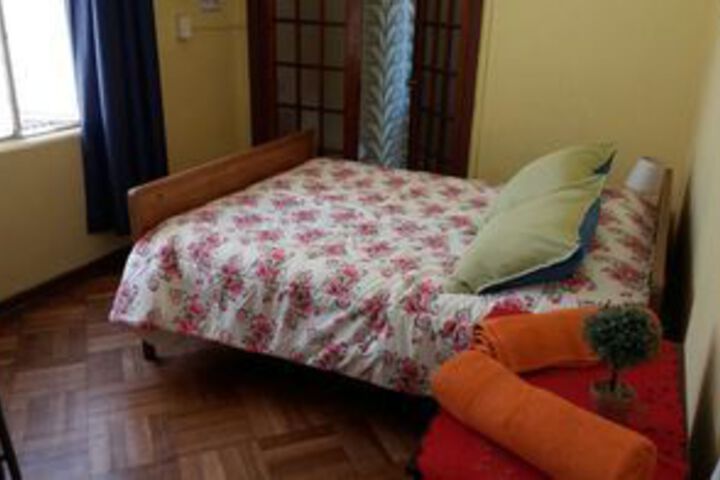 Room 7 of 12