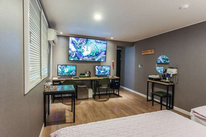 Room 25 of 35